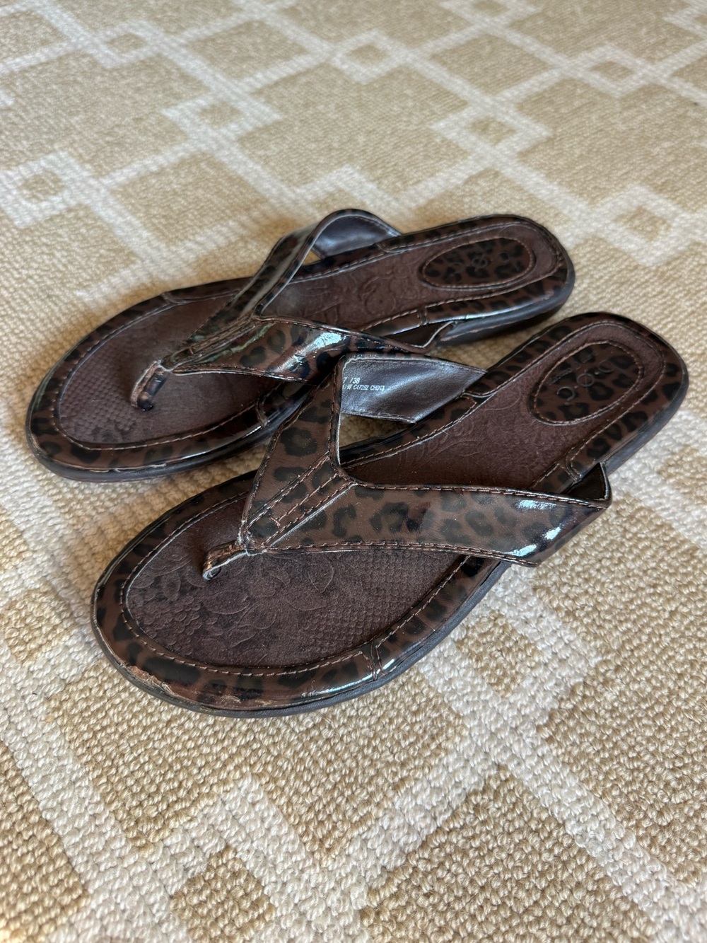 b.o.c Leopard Print Flip Flops Comfort Thong Sandals Brown Slip On Shoes Size 7 - Picture 9 of 11